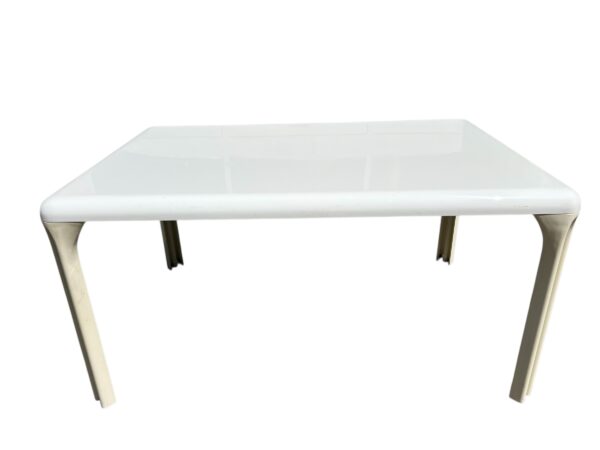 table et chaises de vico magistretti pour artemide années 1970