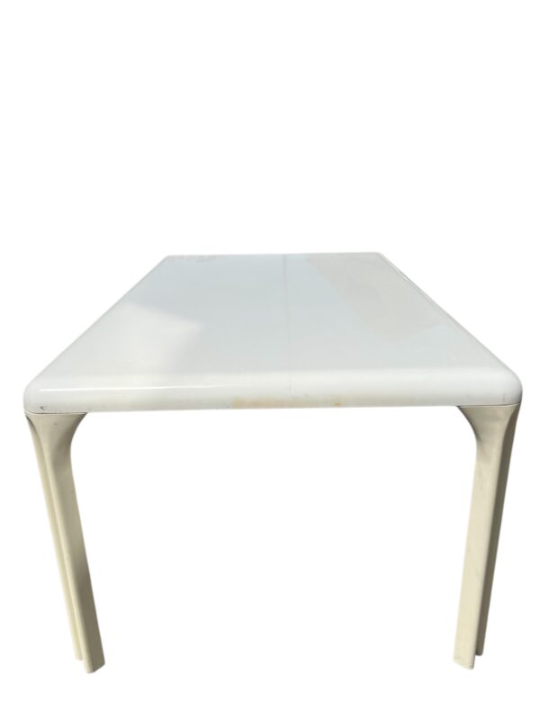 table et chaises de vico magistretti pour artemide années 1970