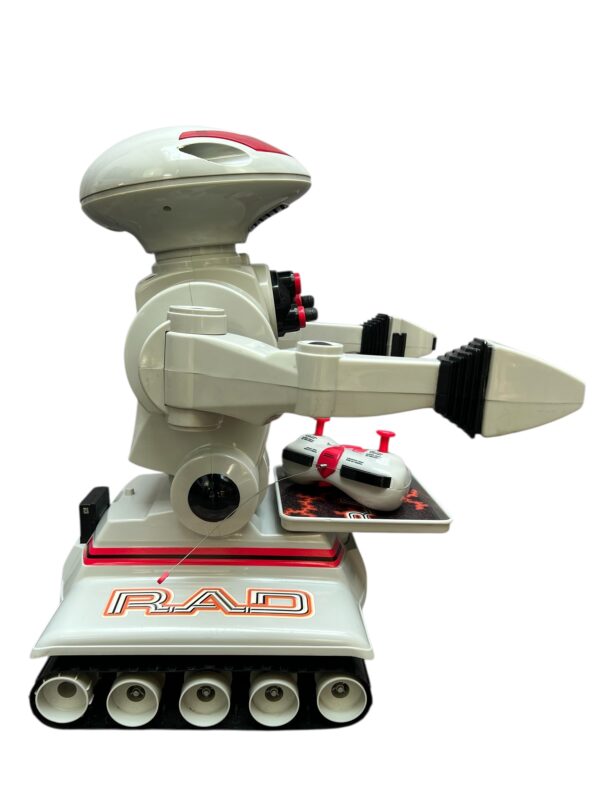 Robot Toymax par R.A.D fabriqué en 1998.