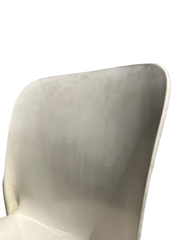 table et chaises de vico magistretti pour artemide années 1970
