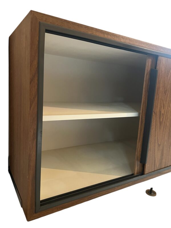 Etagère téléscopique avec caisson