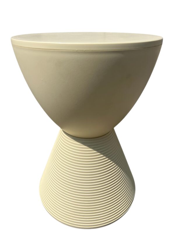 tabouret prince Aha de philippe starck pour la maison italienne kartell