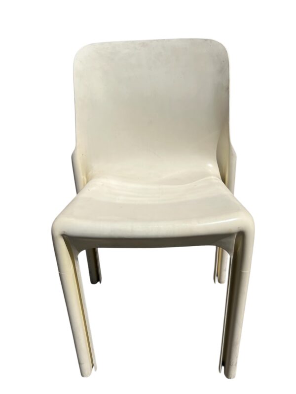 table et chaises de vico magistretti pour artemide années 1970