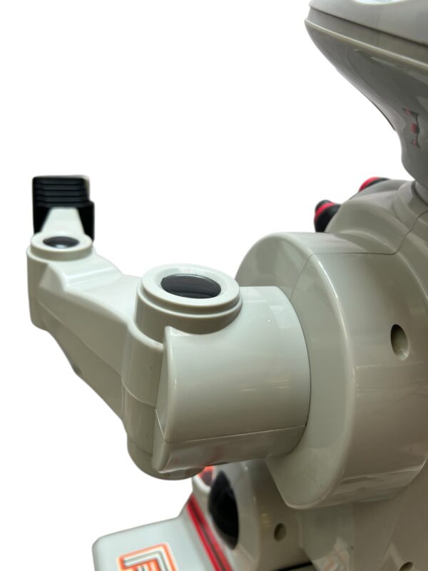 Robot Toymax par R.A.D fabriqué en 1998.