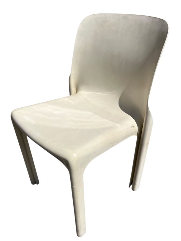 table et chaises de vico magistretti pour artemide années 1970