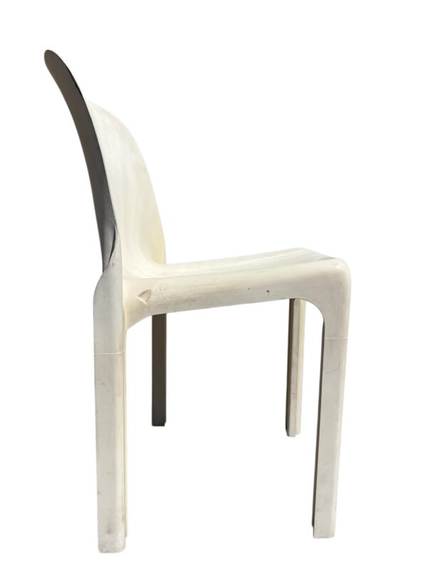 table et chaises de vico magistretti pour artemide années 1970