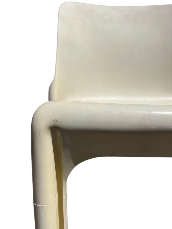 table et chaises de vico magistretti pour artemide années 1970