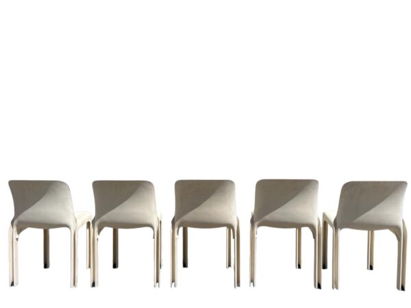 table et chaises de vico magistretti pour artemide années 1970