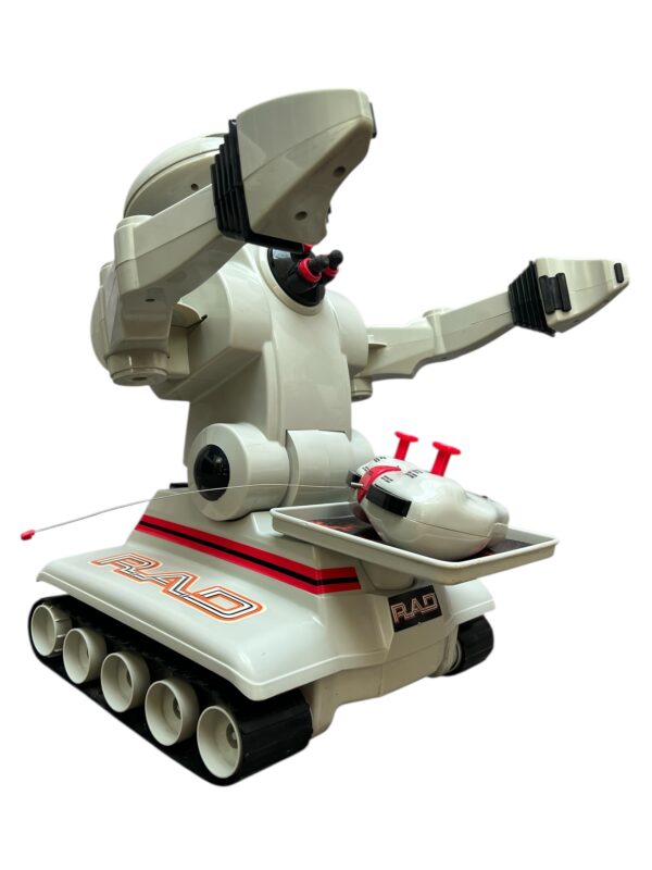 Robot Toymax par R.A.D fabriqué en 1998.