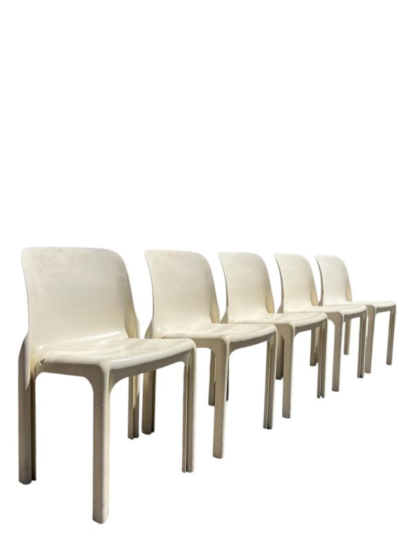 table et chaises de vico magistretti pour artemide années 1970