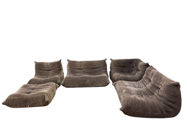 Ensemble de 5 pièces de canapés  modèle TOGO de la Ligne Roset par Michel Ducaroy.
