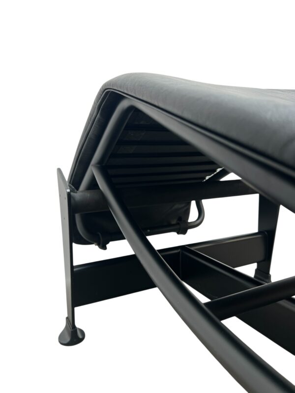 Chaise longue LC4 par Le Corbuisier, Cassina 1990's