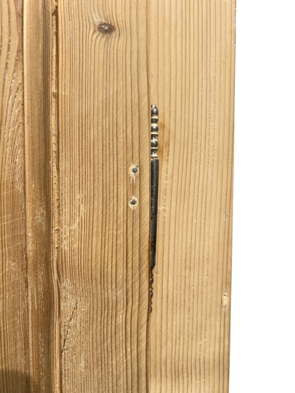 Armoire parisienne en bois de sapin