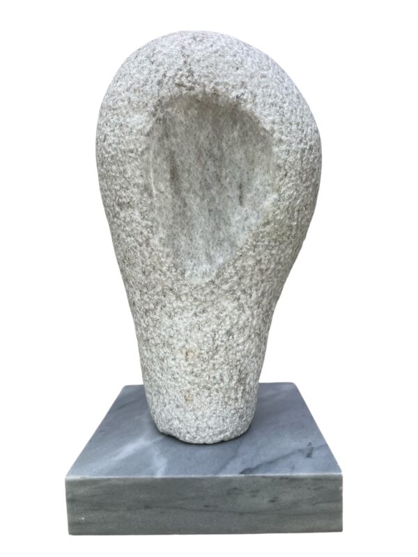 Composition en pierre blanche