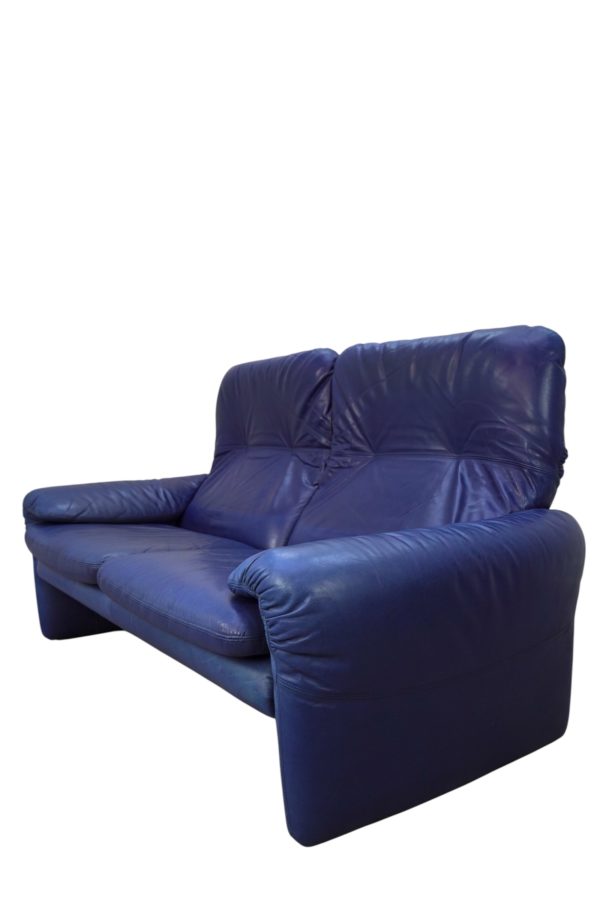 Canapé 2 places Maralunga en cuir bleu de Vico Magistretti pour Cassina