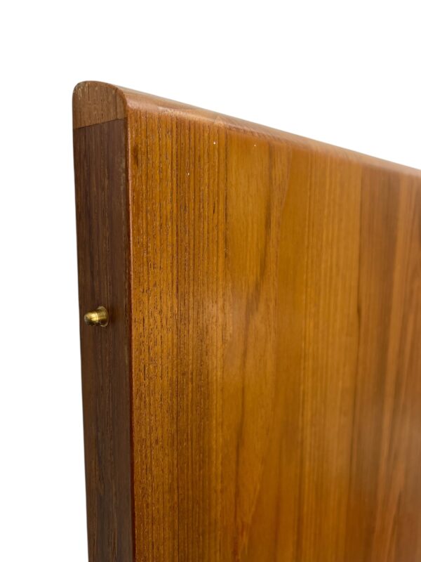 Table à manger en teck massif par Juul Kristiansen pour JK Danemark Furniture en 1960's au Danemark.