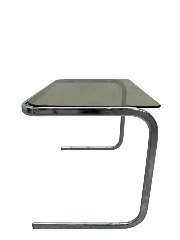 Tables d'appoint dans le style bauhaus, inspirée de Milo Baughman 1970's.