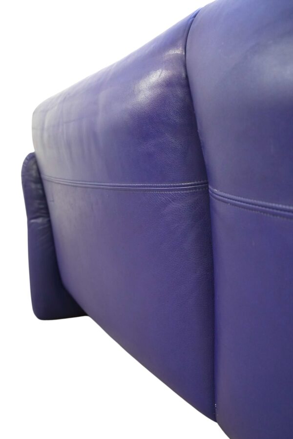 Canapé 2 places Maralunga en cuir bleu de Vico Magistretti pour Cassina