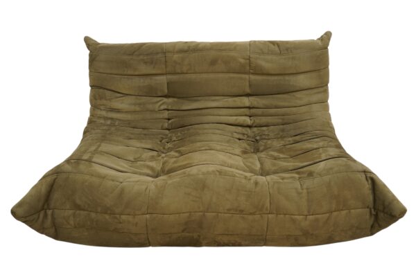Ensemble de 5 pièces de canapés, modèle TOGO de la Ligne Roset par Michel Ducaroy. Récemment retapissé d'un tissu en alcantara de couleur vert olive