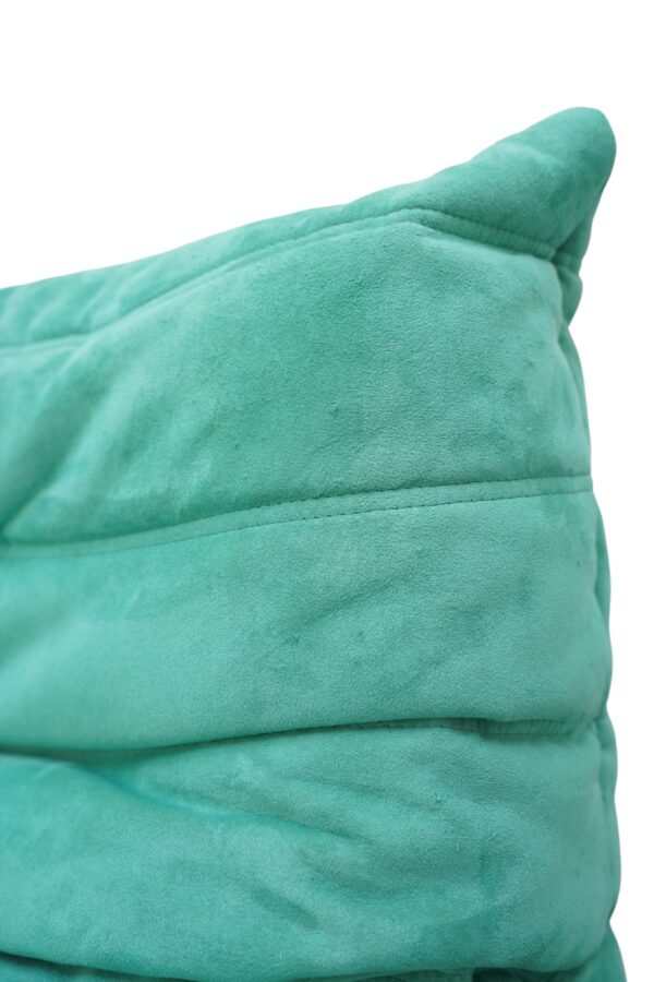 Chauffeuse en alcantara turquoise TOGO de la Ligne Roset par Michel Ducaroy