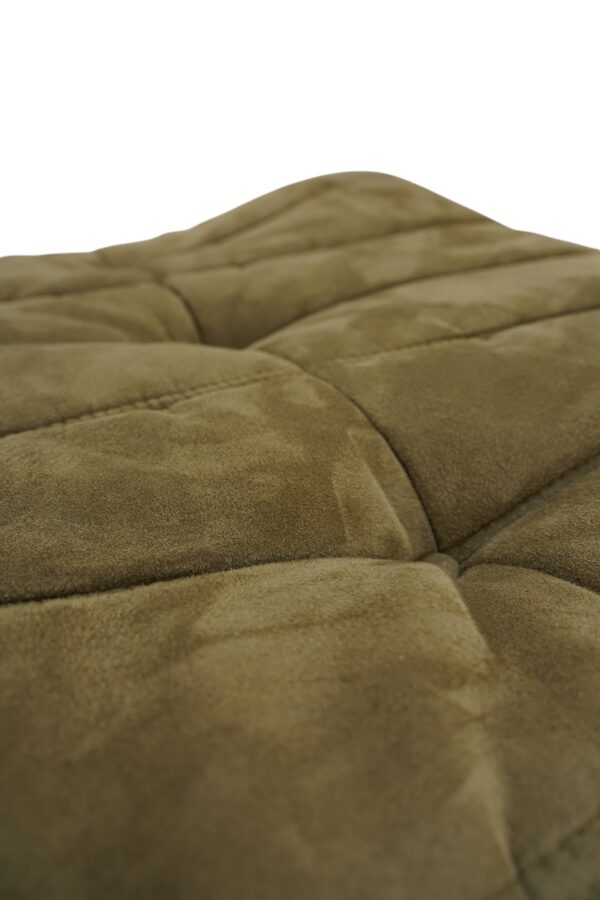 Ensemble de 5 pièces de canapés, modèle TOGO de la Ligne Roset par Michel Ducaroy. Récemment retapissé d'un tissu en alcantara de couleur vert olive