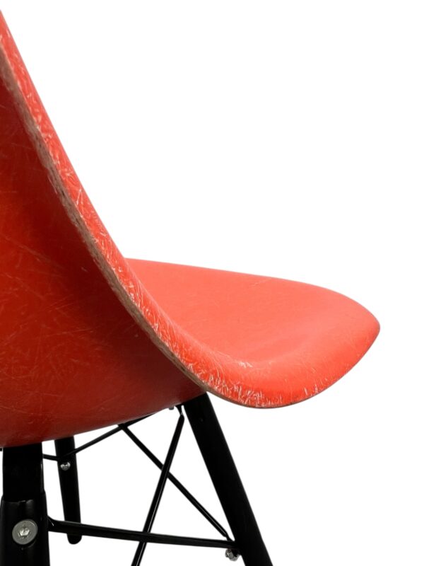 Chaise Eames DSW