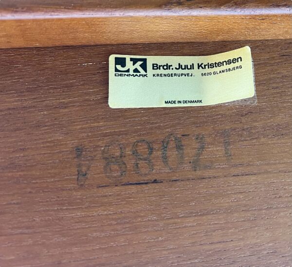 Table à manger en teck massif par Juul Kristiansen pour JK Danemark Furniture en 1960's au Danemark.