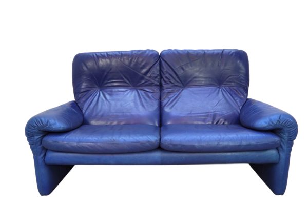 Canapé 2 places Maralunga en cuir bleu de Vico Magistretti pour Cassina