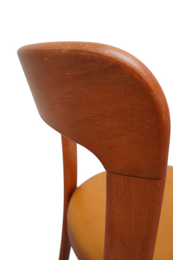 Ensemble de 8 chaises de Bruno Rey fabriquées par la maison Suisse "Dietiker" vers 1970's.