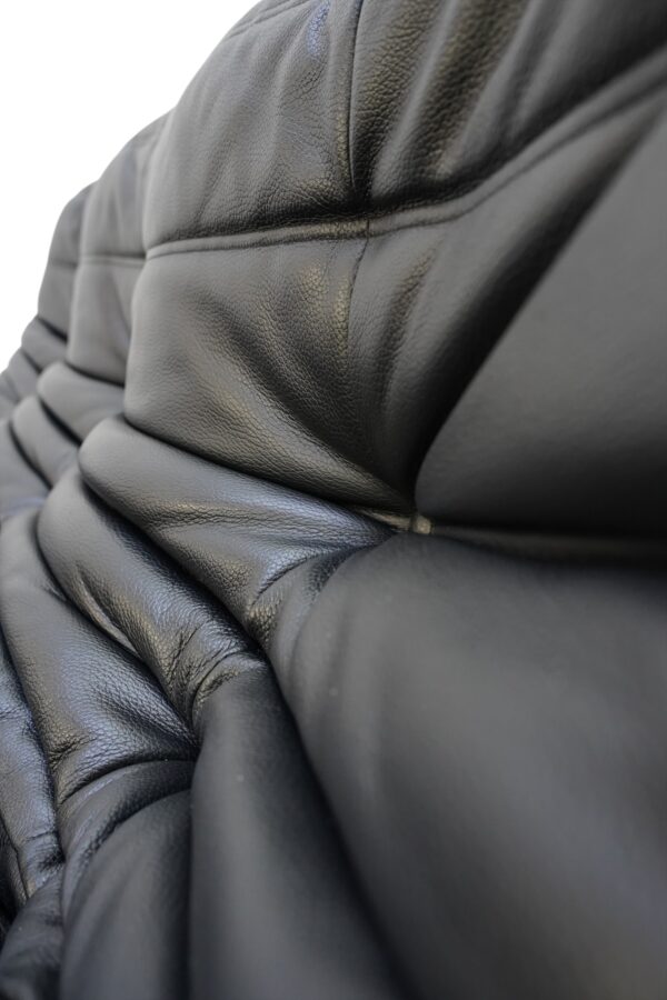 Canapé 3 pl TOGO en cuir de la Ligne Roset par Michel Ducaroy