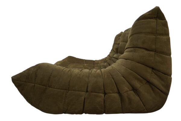 Ensemble de 5 pièces de canapés, modèle TOGO de la Ligne Roset par Michel Ducaroy. Récemment retapissé d'un tissu en alcantara de couleur vert olive