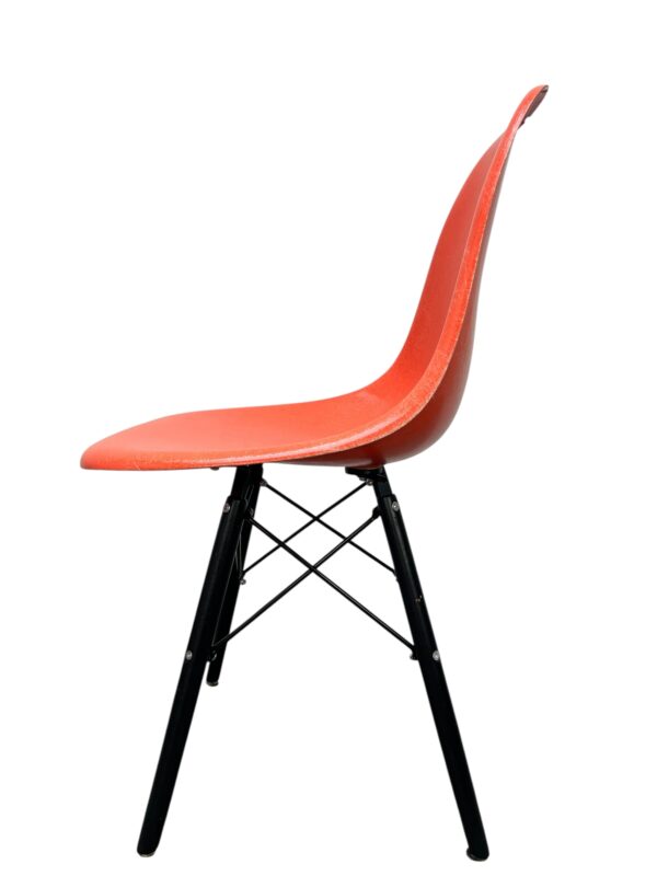 Chaise Eames DSW