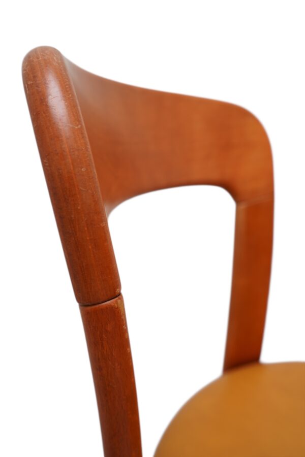 Ensemble de 8 chaises de Bruno Rey fabriquées par la maison Suisse "Dietiker" vers 1970's.