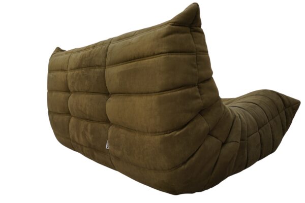Ensemble de 5 pièces de canapés, modèle TOGO de la Ligne Roset par Michel Ducaroy. Récemment retapissé d'un tissu en alcantara de couleur vert olive