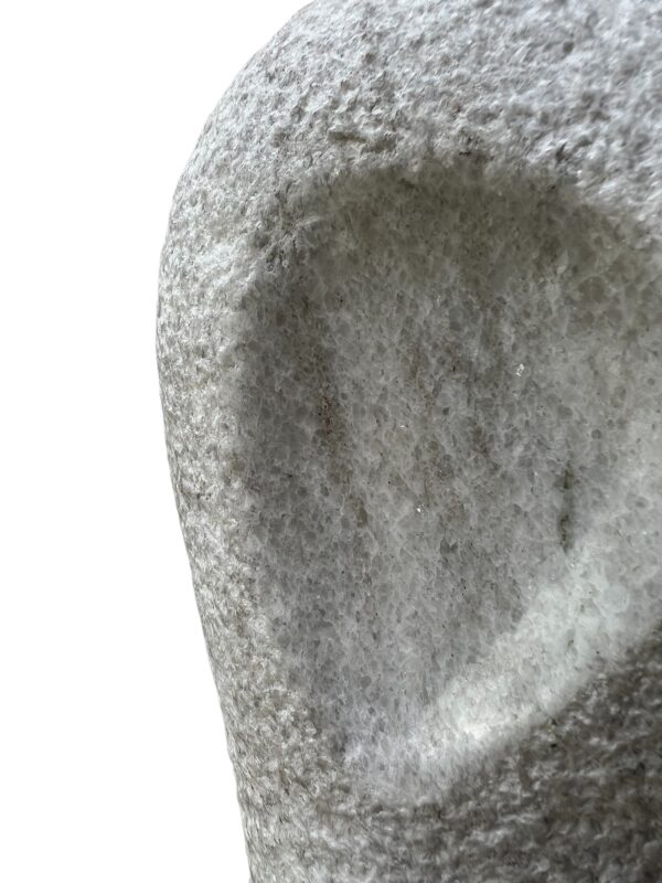 Composition en pierre blanche