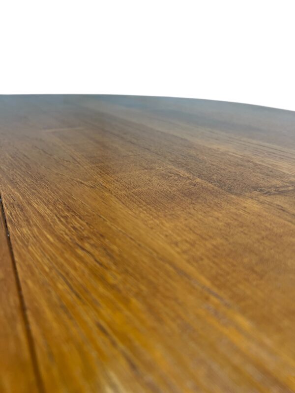 Table à manger en teck massif par Juul Kristiansen pour JK Danemark Furniture en 1960's au Danemark.