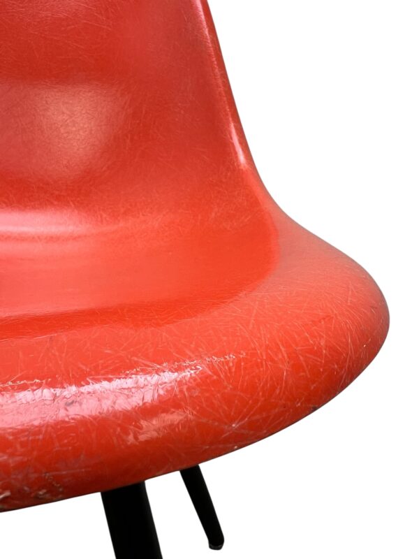Chaise Eames DSW