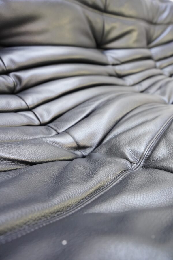 Canapé 3 pl TOGO en cuir de la Ligne Roset par Michel Ducaroy