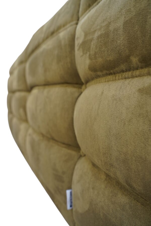 Ensemble de 5 pièces de canapés, modèle TOGO de la Ligne Roset par Michel Ducaroy. Récemment retapissé d'un tissu en alcantara de couleur vert olive.