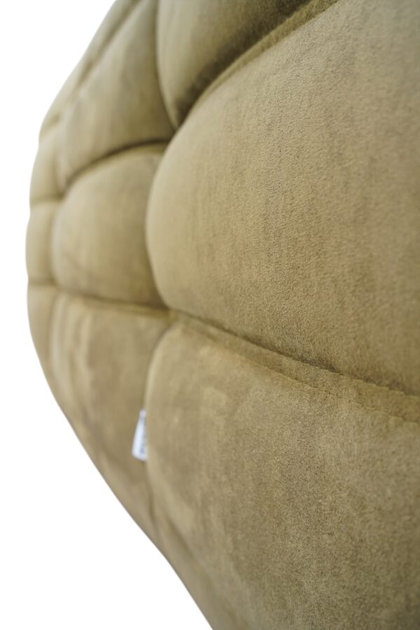 Ensemble de 5 pièces de canapés, modèle TOGO de la Ligne Roset par Michel Ducaroy. Récemment retapissé d'un tissu en alcantara de couleur vert olive