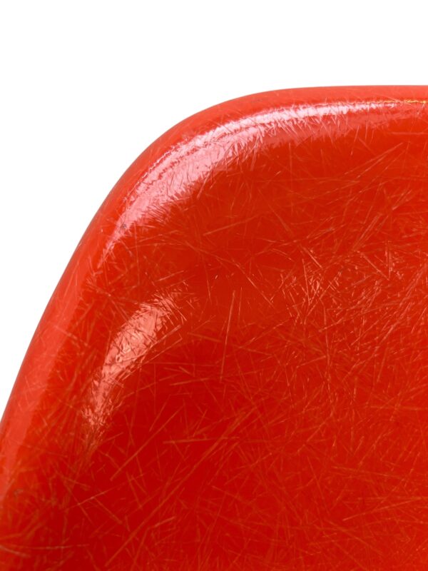 Chaise Eames DSW
