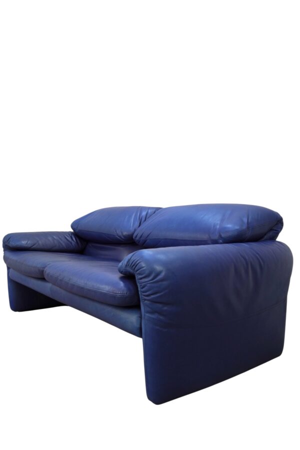 Canapé 2 places Maralunga en cuir bleu de Vico Magistretti pour Cassina