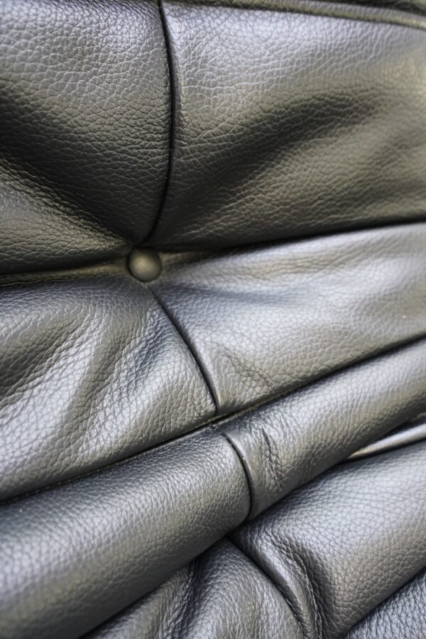 Canapé 3 pl TOGO en cuir de la Ligne Roset par Michel Ducaroy
