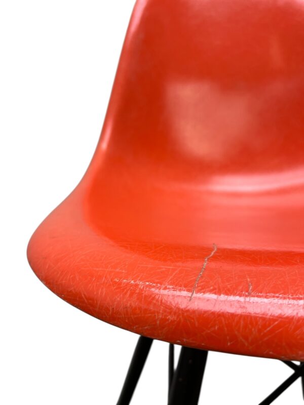 Chaise Eames DSW
