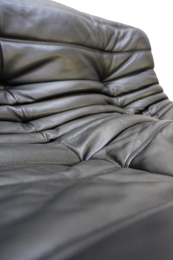 Canapé 3 pl TOGO en cuir de la Ligne Roset par Michel Ducaroy
