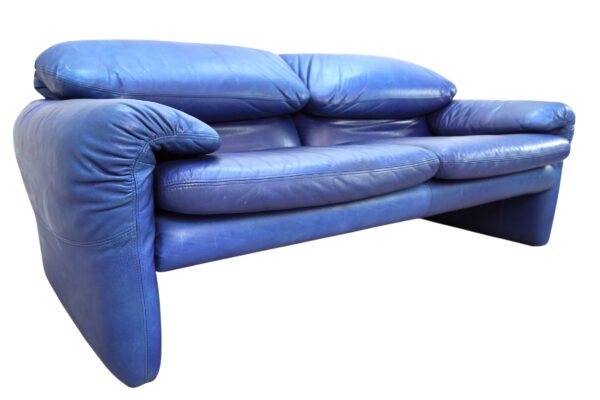 Canapé 2 places Maralunga en cuir bleu de Vico Magistretti pour Cassina