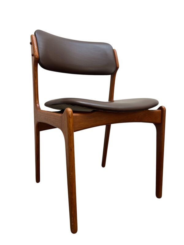 Série de 6 chaises de salle à manger par Erik Buch