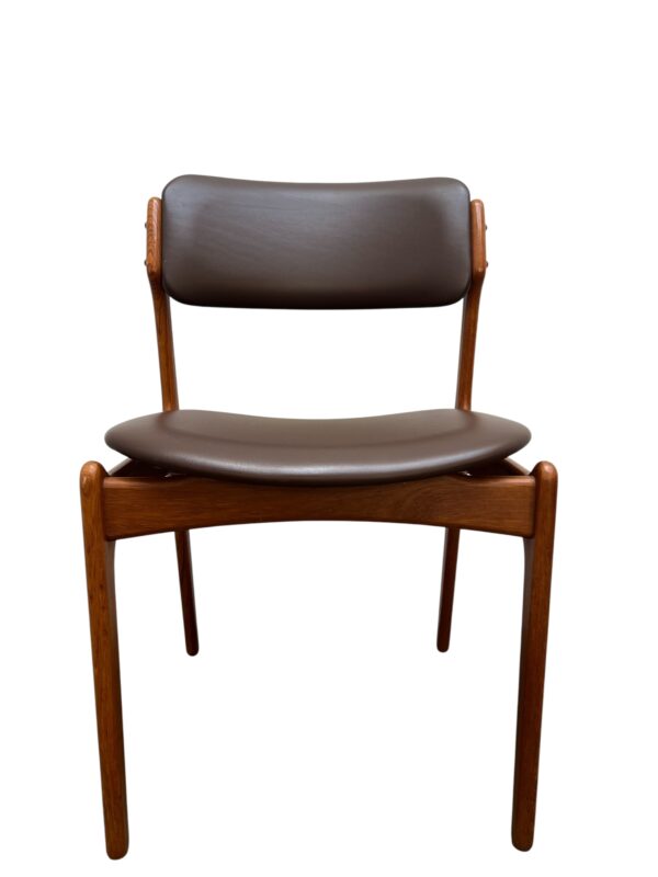Série de 6 chaises de salle à manger par Erik Buch