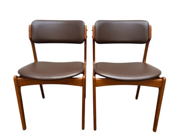 Série de 6 chaises de salle à manger par Erik Buch