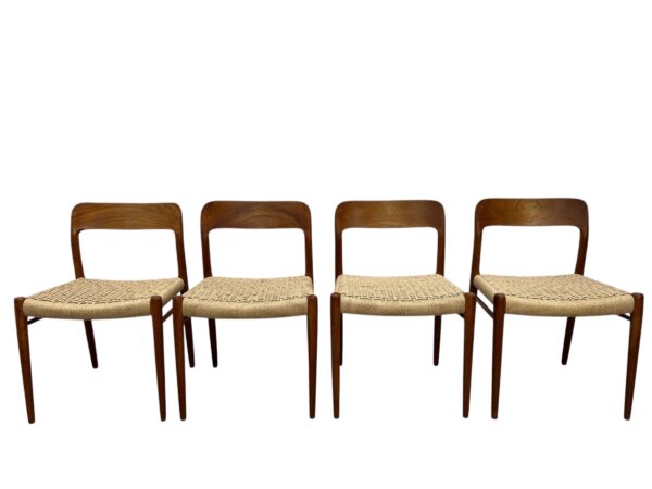 Ensemble de 4 shaises de Niels Otto Møller pour JL Møllers